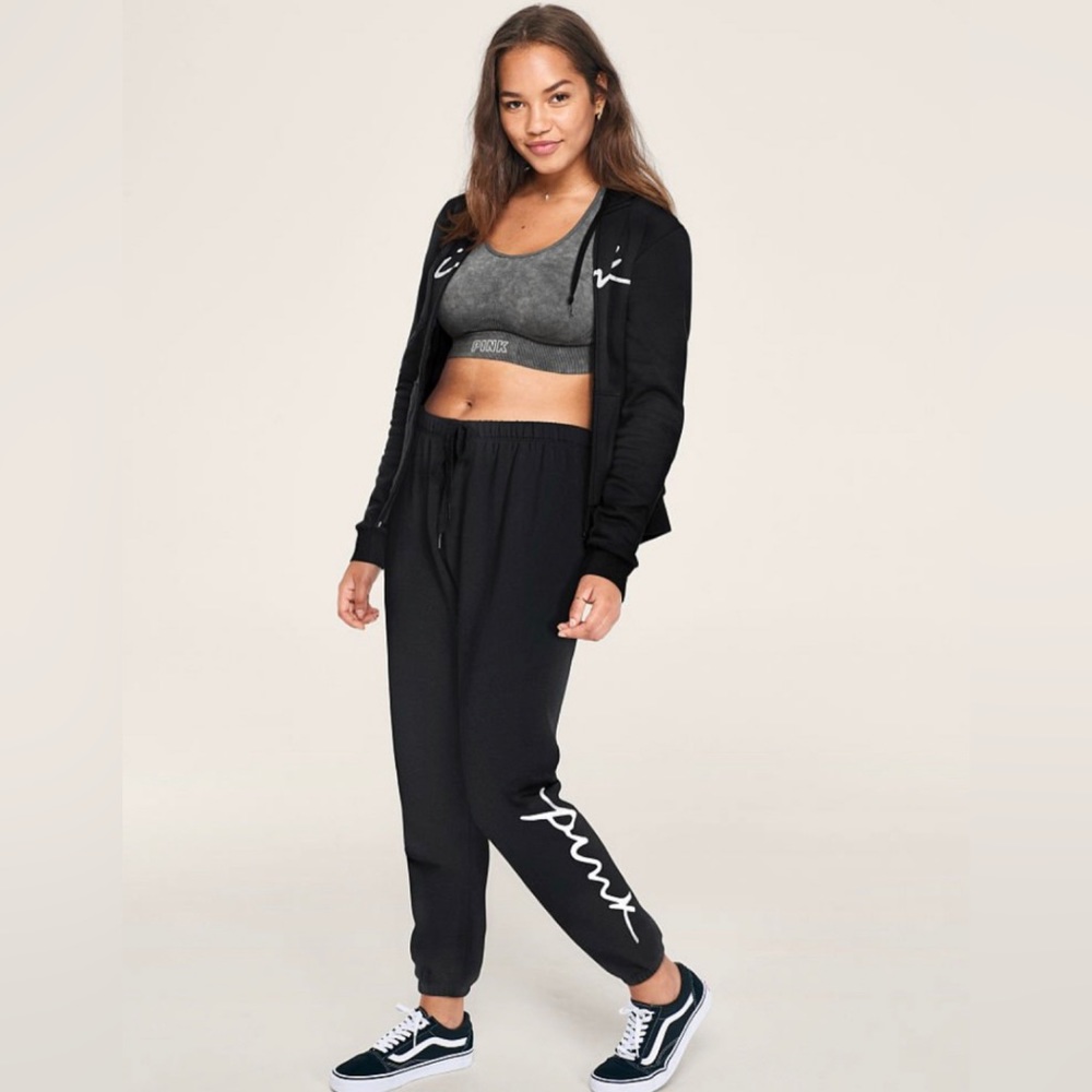 Black Victoria’s Secret PINK Fleece Classic Sweatpants size Medium